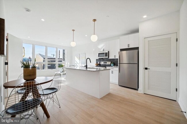 Building Photo - 1643 N 2nd St