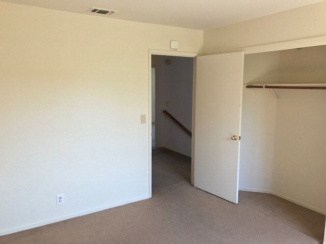 Building Photo - Nice Home with Pool