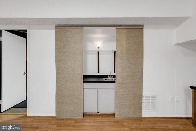 Building Photo - 2990 Borge St