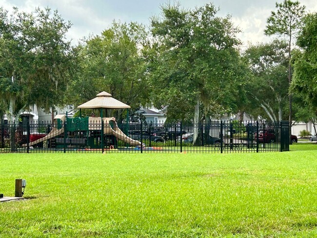 Building Photo - Luxury-living 4/Beds/3.5-Bath home in prestigious Highland Park!