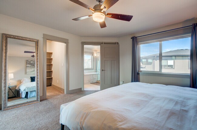 Building Photo - 2338 Gallatin Green Blvd