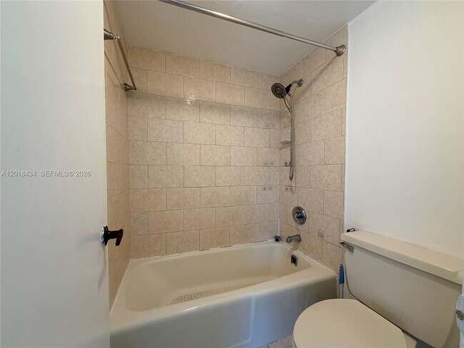 Building Photo - 9155 Fontainebleau Blvd
