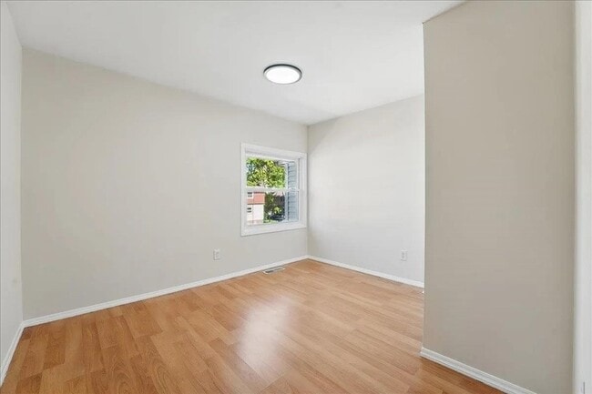 Building Photo - 12 Saddlewood Ct