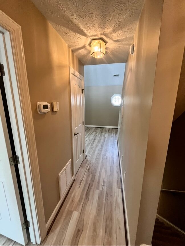 Building Photo - 367 Mainsail Dr