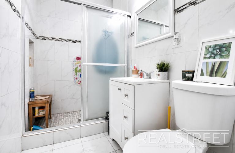 Building Photo - Renovated Spacious 2 BR in Bushwick
