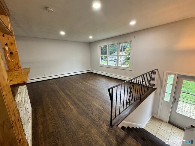 Building Photo - 9 Fulmore Dr