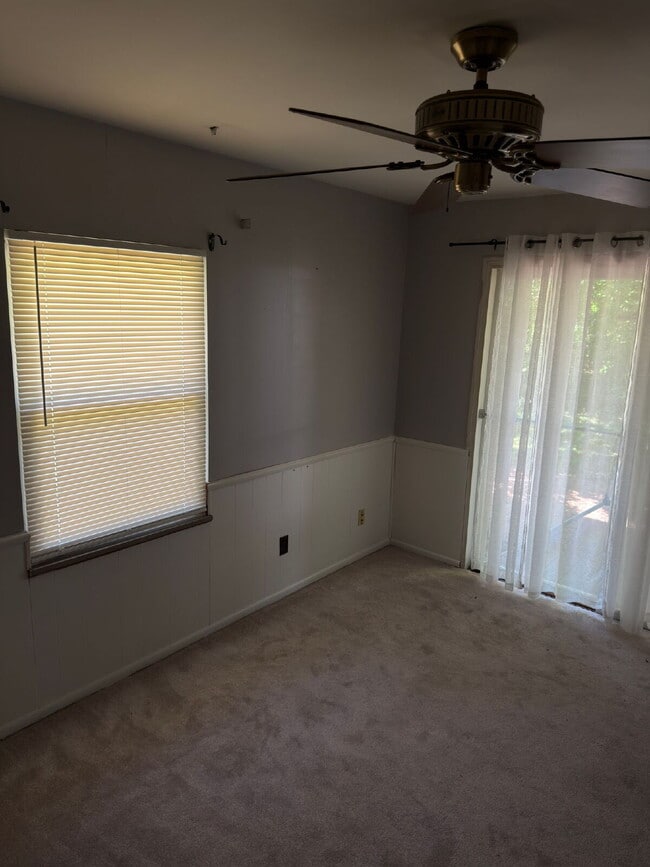 Building Photo - 42 Rolling Hills Dr