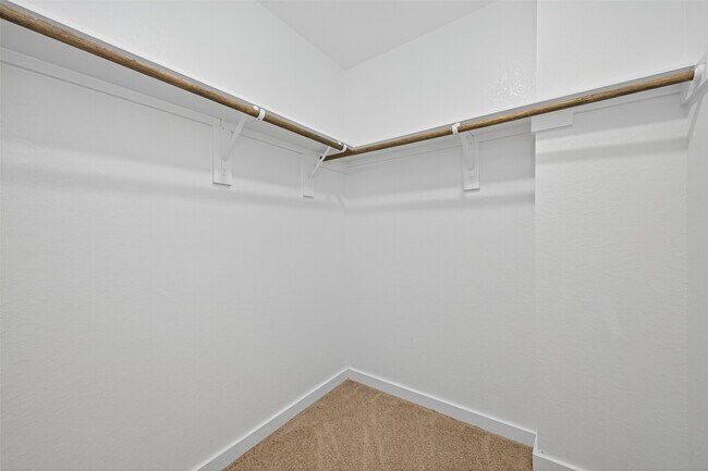 Building Photo - 21932 Juniper Crossing Dr