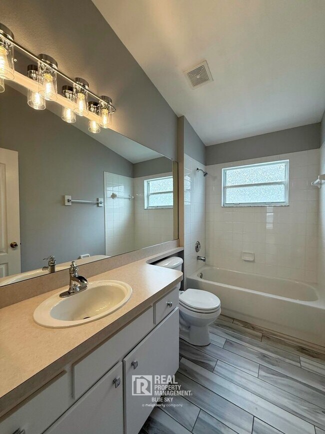 Building Photo - 5238 Gato Del Sol Cir