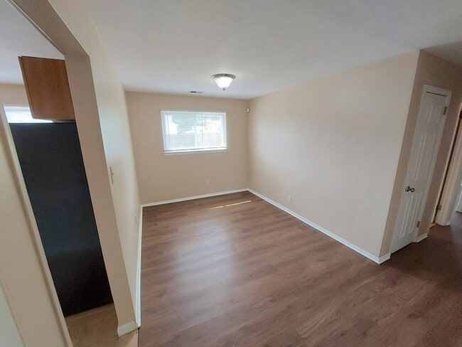 Building Photo - BEAUTIFUL 3 BD/ 1 BTH CORNER LOT WITH W/D ...