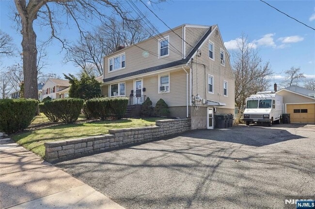 Building Photo - 40 Ames Ave