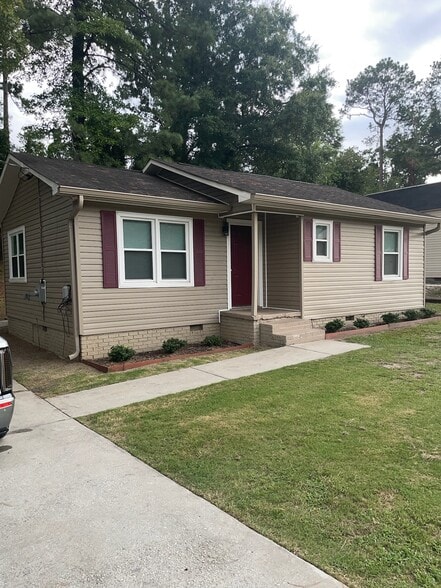 Building Photo - 2432 Lumpkin Rd