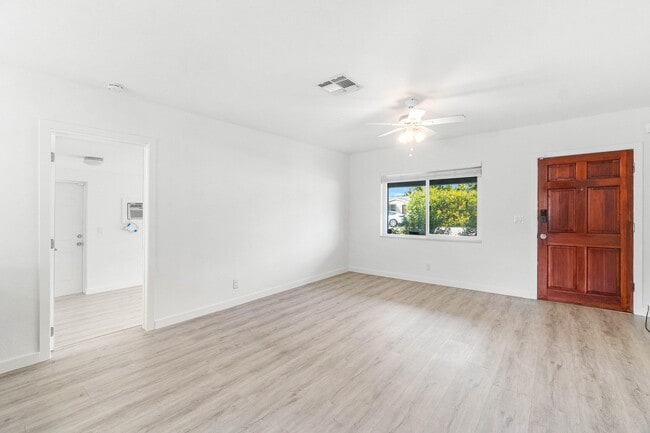 Building Photo - 5068 Sunrise Blvd