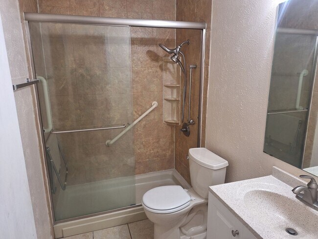 Building Photo - 3BR/2BA Home with Private Yard in Crowley