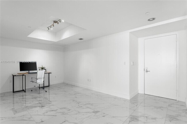 Building Photo - 465 Brickell Ave