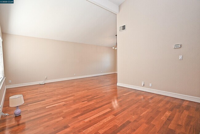 Building Photo - 933 Meadowvale Ct