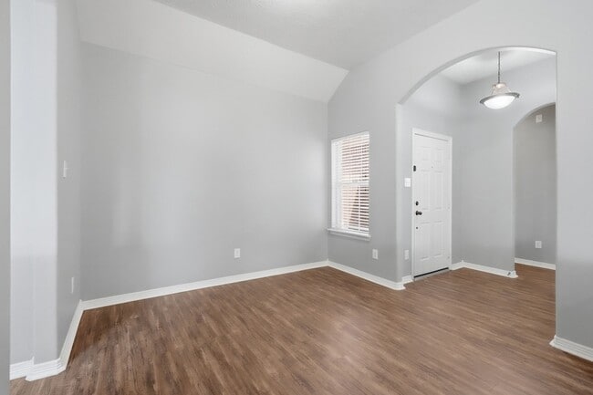Building Photo - 2313 Perkins Crossing Dr