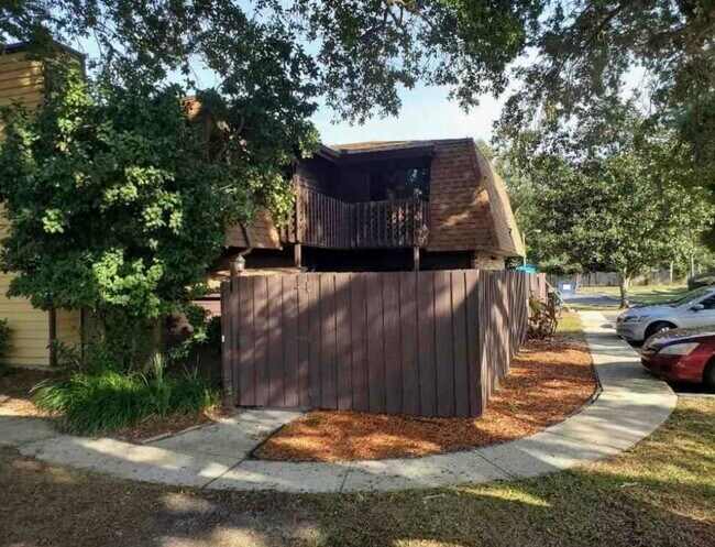 Primary Photo - 609 Olympic Dr
