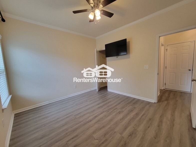 Building Photo - 9348 Lantana Trail