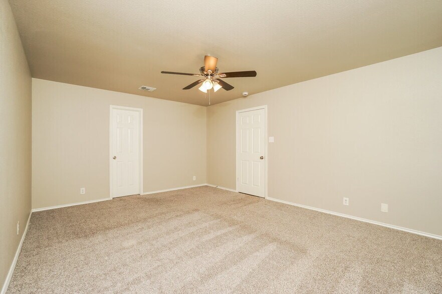 Building Photo - 5523 Red Canyon