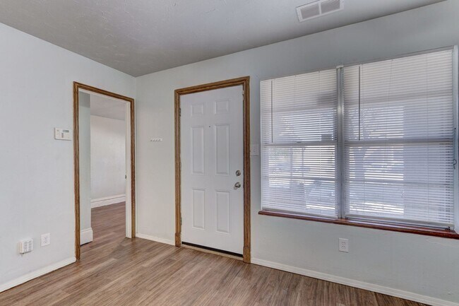 Building Photo - 3 Bed 2 Bath in Del City- Judy Dr is back!