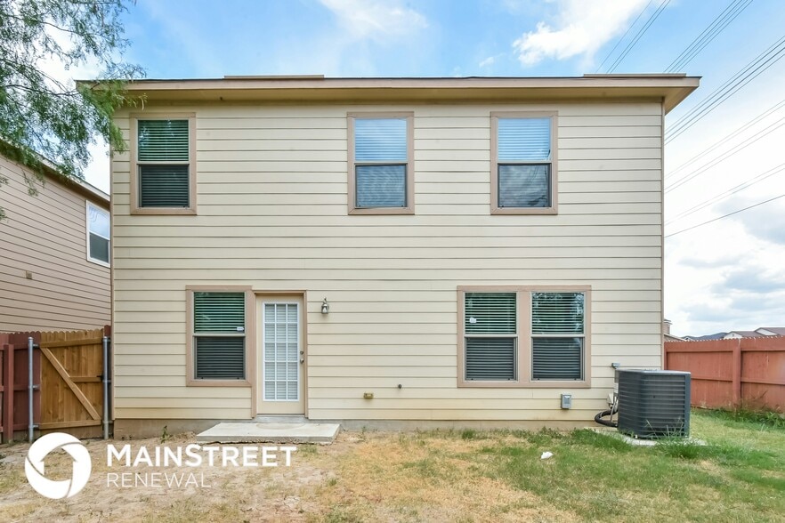 Building Photo - 9651 Pleasanton Bluff