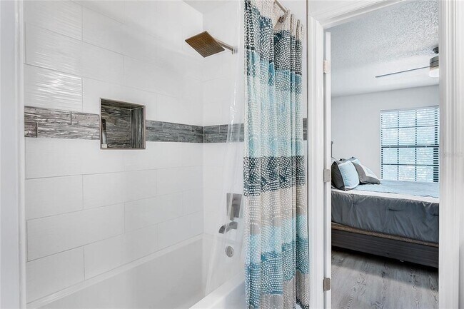 Building Photo - 563 Northbridge Dr