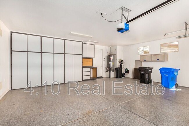 Building Photo - 4652 E Donato Dr