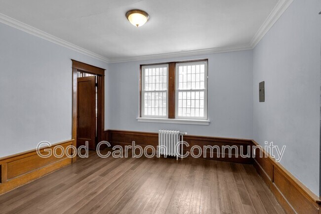 Building Photo - 12 E Depew Ave