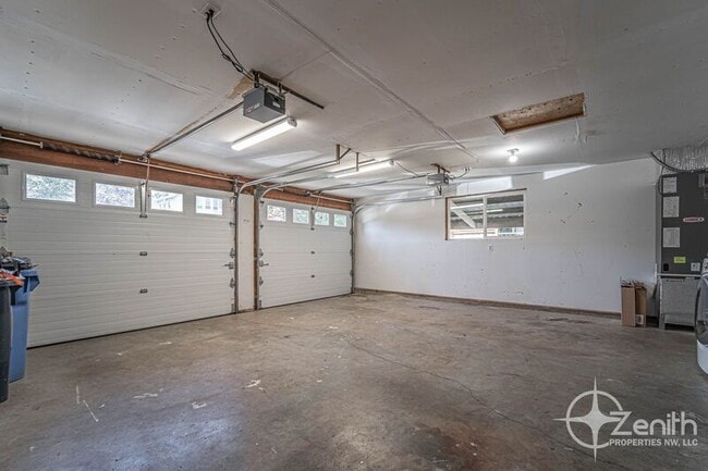 Building Photo - 1641 NW 31st Ave