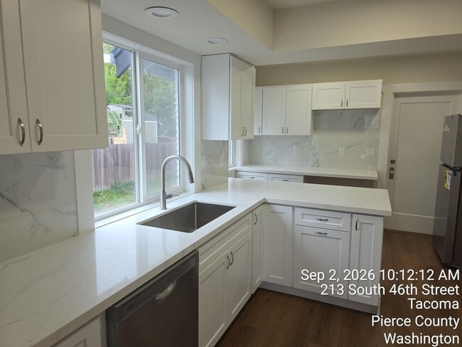Building Photo - 213 S 46th St