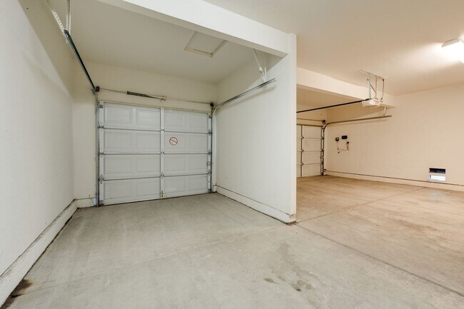 Building Photo - 9538 Fox Wind Ct