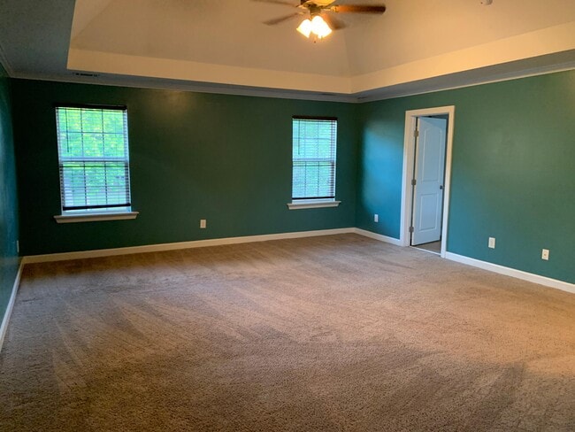 Building Photo - 5140 Wells Dr