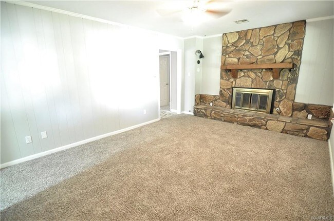 Building Photo - 334 Dee Dr