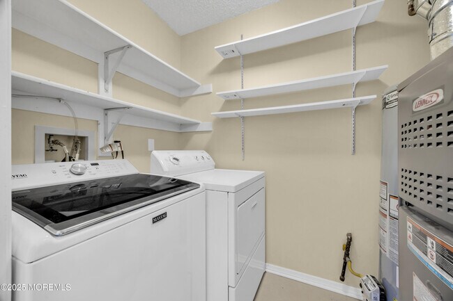 Building Photo - 45 Rawson Cir