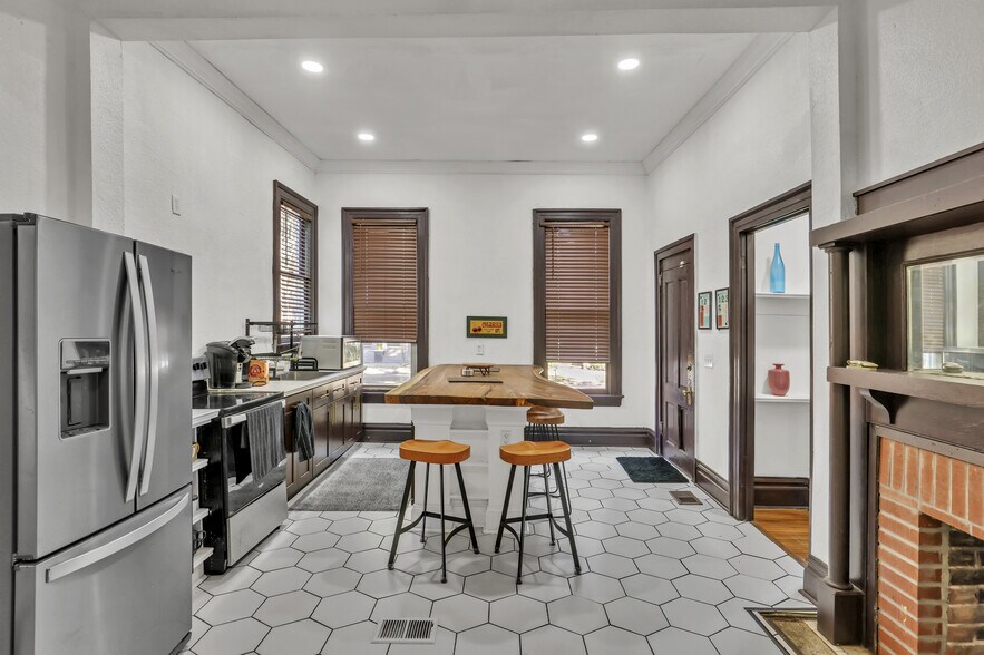 Kitchen / Dining Space - Common Space - 51 E 4th St