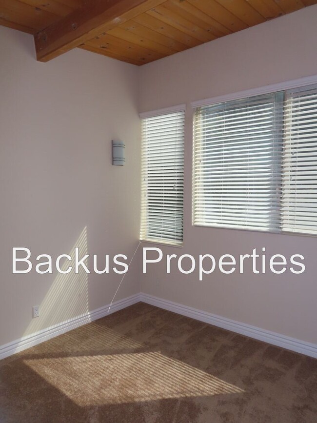 Building Photo - Wonderful Views of the Bay - Mar Vista Dr....