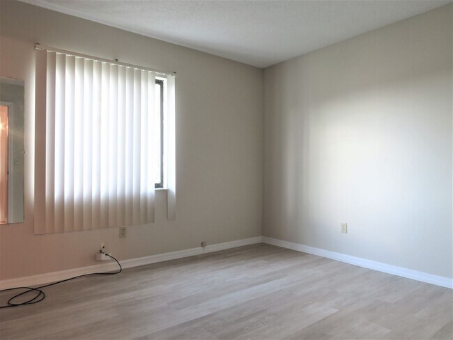 Building Photo - Coming Soon! Beautiful and Spacious 3 bedroom 2 bath Home With a Split Floor Plan.