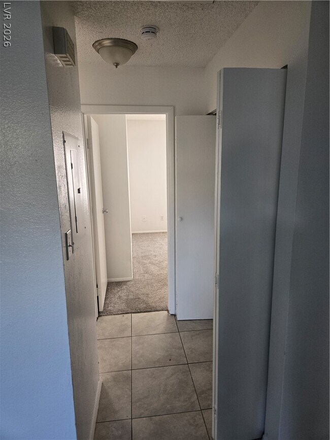 Building Photo - 2841 Wheelwright Dr