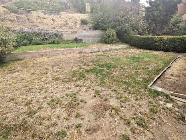 Building Photo - 1001 N Ave 67