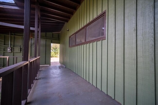 Building Photo - 410 Hardeman Ave