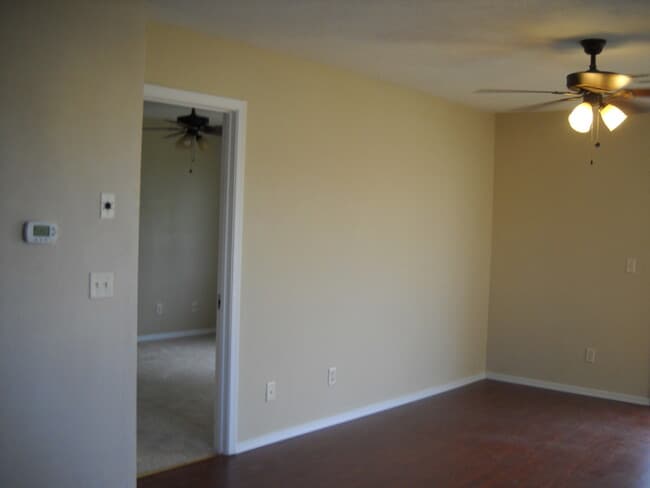 Building Photo - Palominas