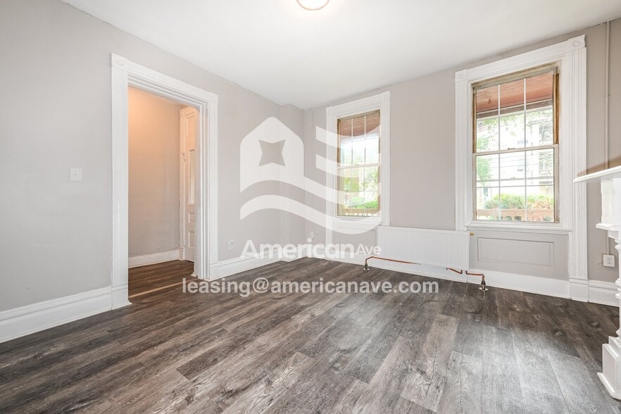 Building Photo - 214 S Millvale Ave