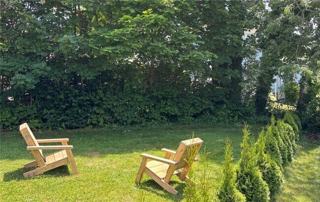 Building Photo - 22 Summer St