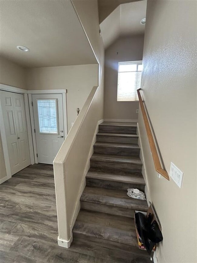 Building Photo - 211 Baker St