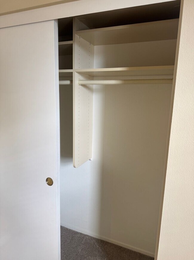 Building Photo - Beautiful 2 Bedroom/2 Bathroom + Bonus Room in Gated Community