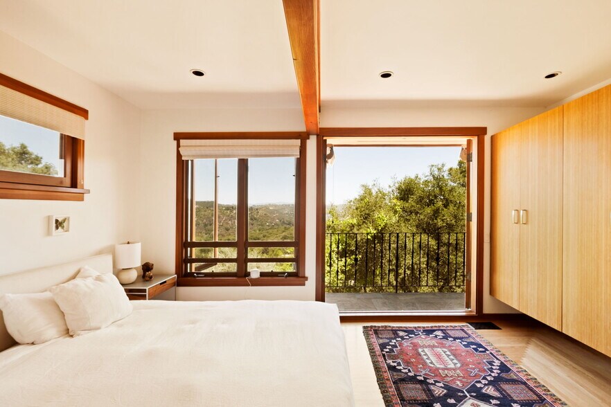 Building Photo - 21071 Waveview Dr