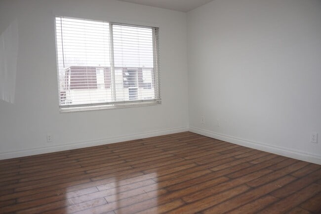 Building Photo - 1689 W 8295 S
