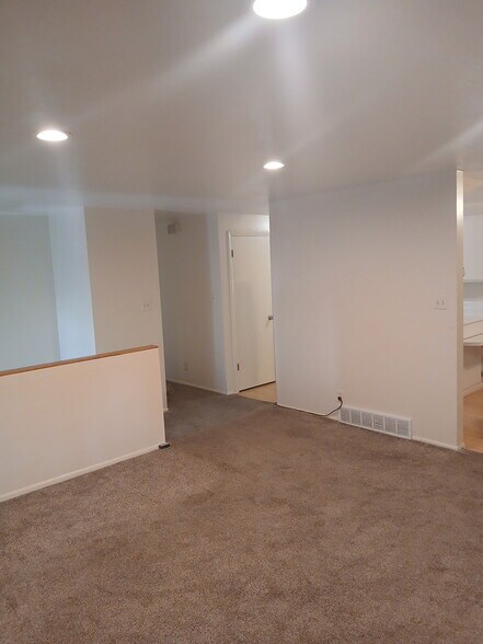 Building Photo - 163 S 1920 W