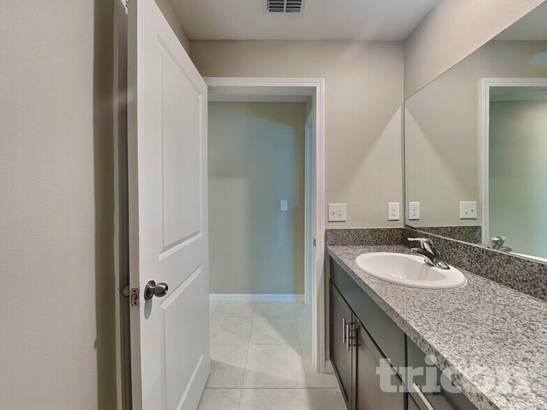 Building Photo - 4148 Salt Springs Ln